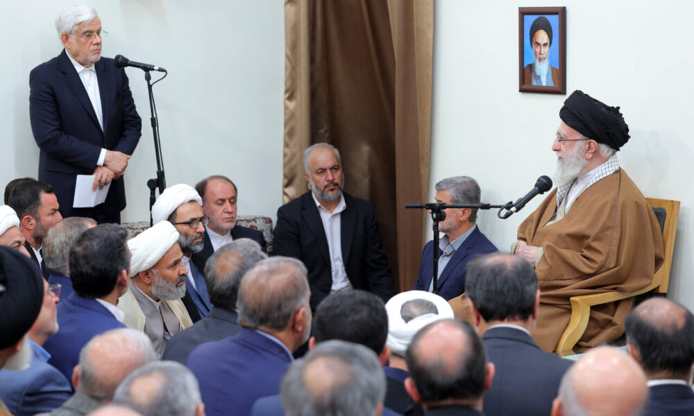 دیدار جمعی از مسئولان ارشد سه قوه با رهبر انقلاب
