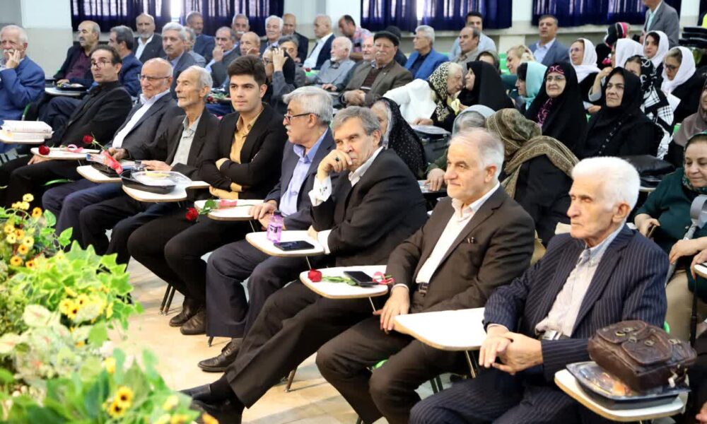 اولین گردهمایی بزرگ دانشآموختگان دبیرستان ماندگار بهشتآیین با حضور مسئولین استان ،پیشکسوتان و دانشآموختگان