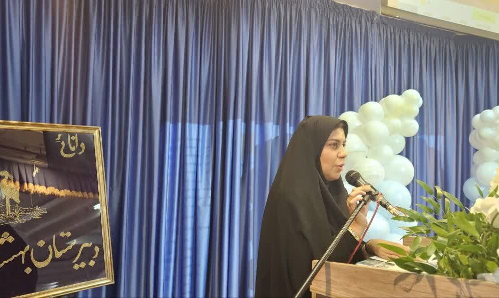 اولین گردهمایی بزرگ دانشآموختگان دبیرستان ماندگار بهشتآیین با حضور مسئولین استان ،پیشکسوتان و دانشآموختگان