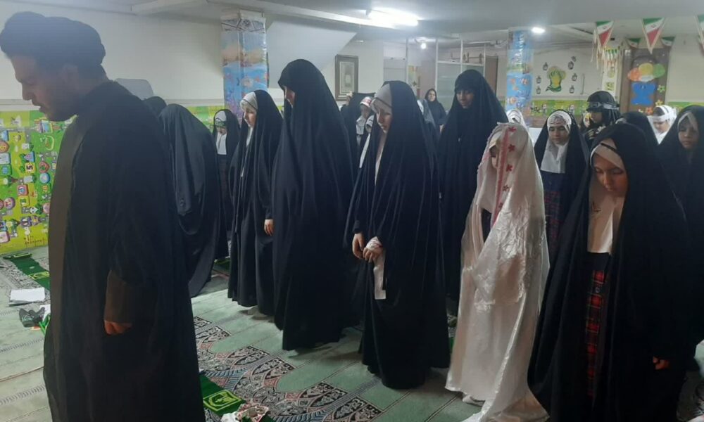 برنامه روز دانش آموز موسسه فرهنگی نسیم رحمت همزمان با ایام شهادت حضرت فاطمه سلام الله علیها