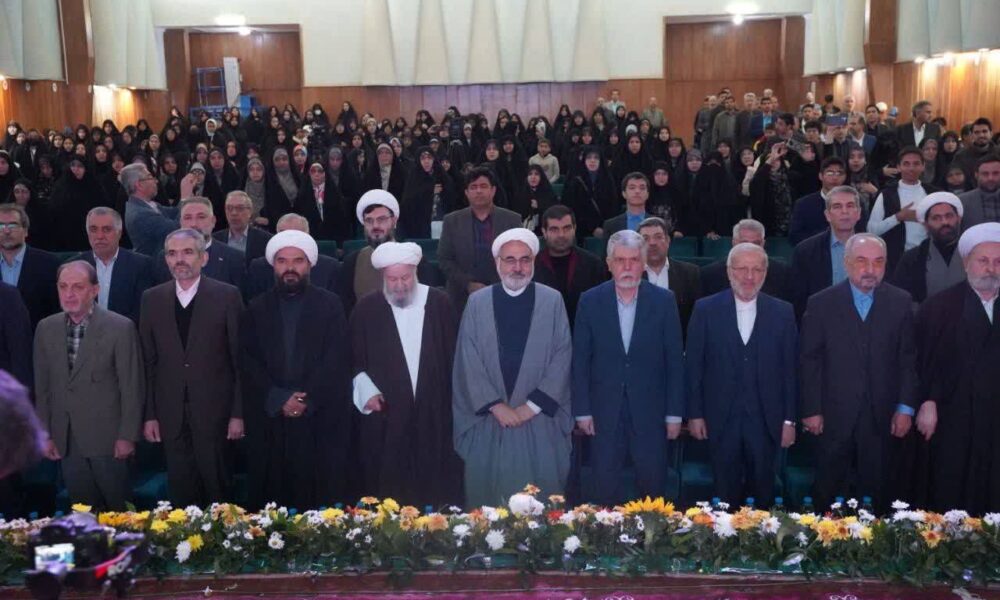 گزارش تصویری تجلیل از حافظان کل موسسه مهدقرآن کریم