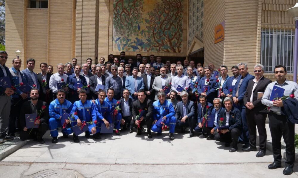 گزارش تصویری آیین تجلیل از دکلبانان، اپراتورها و حافظان صنعت برق اصفهان