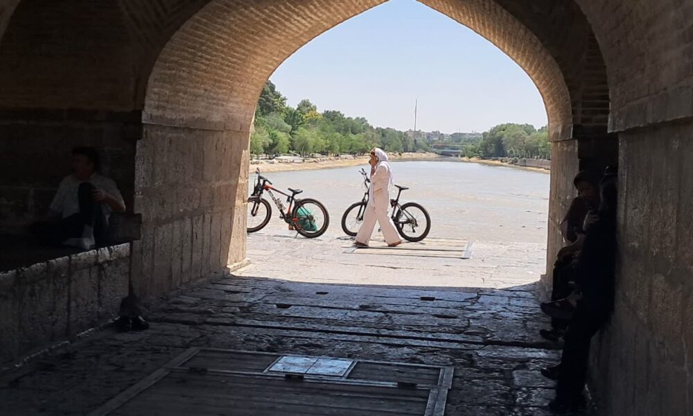 زاینده رود دوباره جاری شد