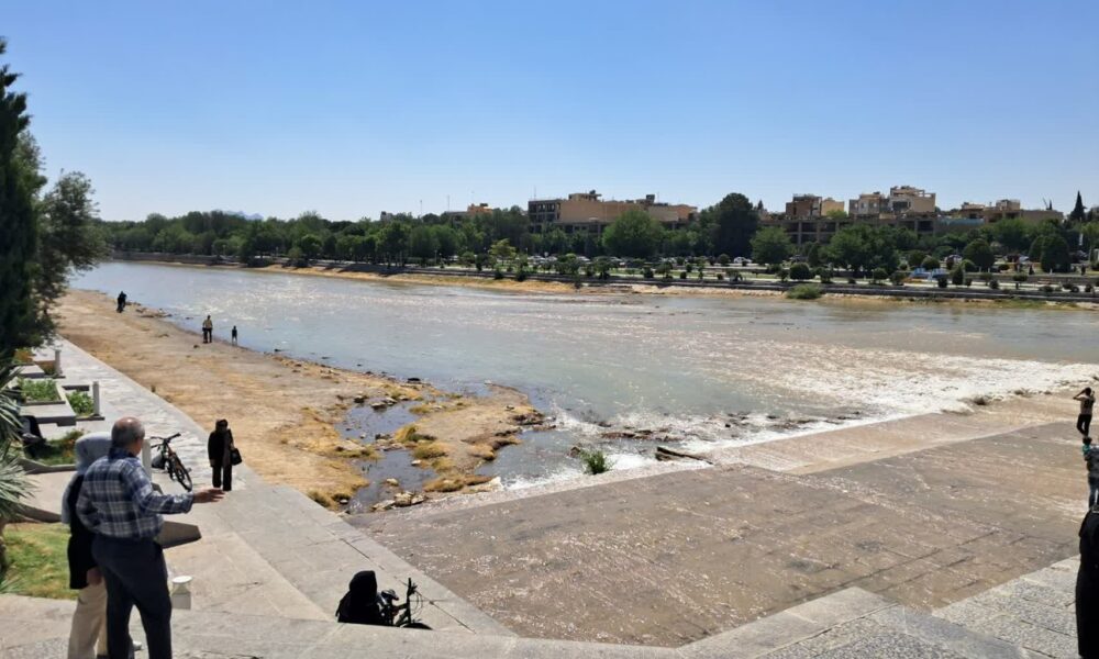 زاینده رود دوباره جاری شد