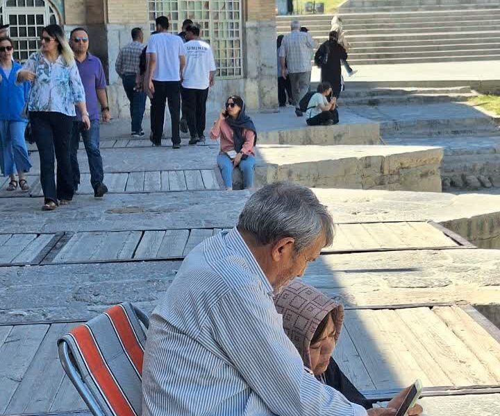 زاینده رود دوباره جاری شد